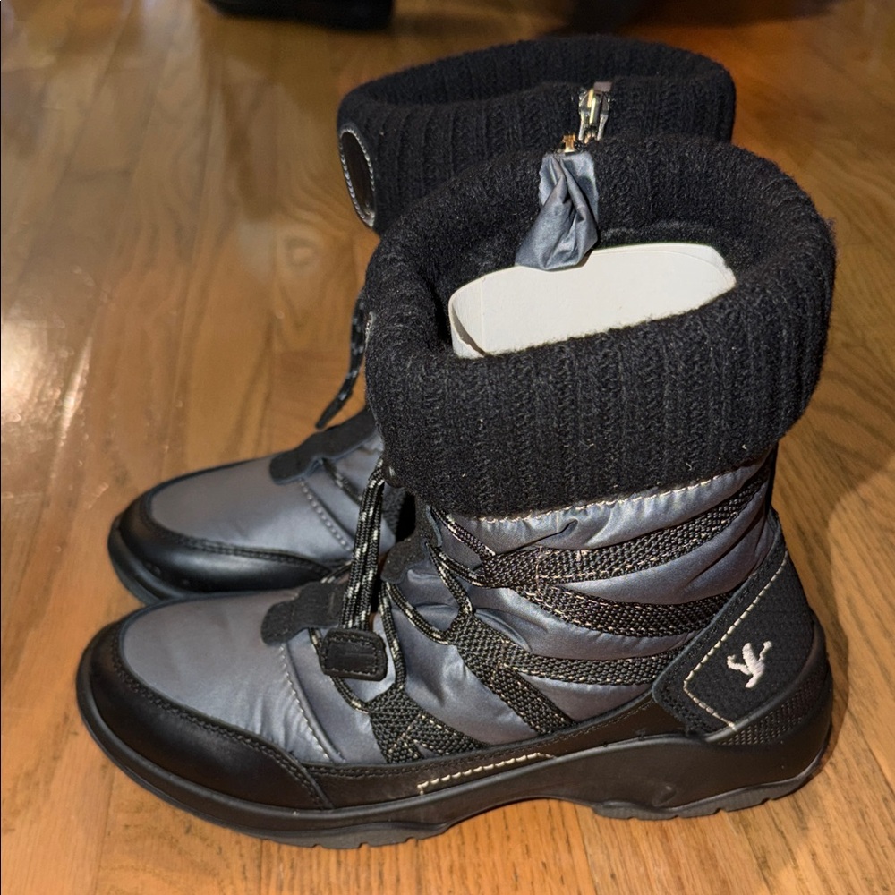 Santana Canada Black and Gray Winter Boots